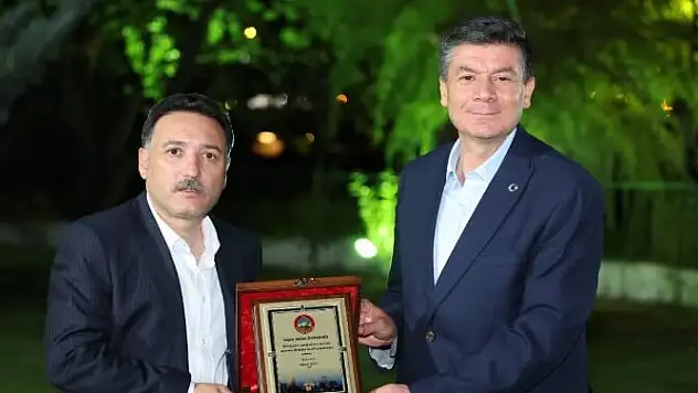 KOMUTAN DEDEBAĞI İÇİN VEDA YEMEĞİ DÜZENLENDİ