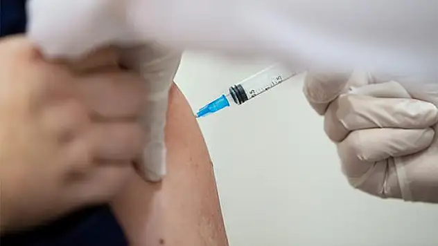KORONA AŞISINDA KORKUTAN SONUÇ: DENEKLERDE HIV ANTİKORU TESPİT EDİLDİ