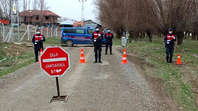 KORONA HASTASI HAYIR YEMEĞİ VERDİ, BÜTÜN KÖY KARANTİNAYA ALINDI