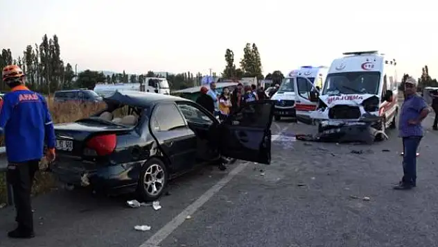 KÜTAHYA'DA ZİNCİRLEME KAZA  3 ÖLÜ 4 YARALI