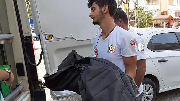 KUTUNUN İÇİNDE BEBEK CESEDİ BULUNDU