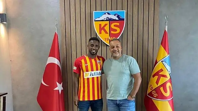LİONEL CAROLE FORMAYI GİYDİ