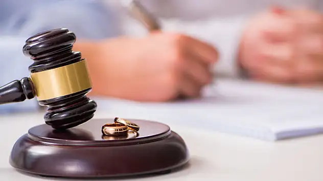 Maaşını evine harcamayan adama kötü haber
