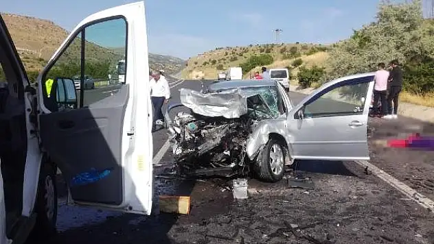 Malatya'da korkunç kaza: Anne öldü, eşi ve 2 çocuğu yaralı