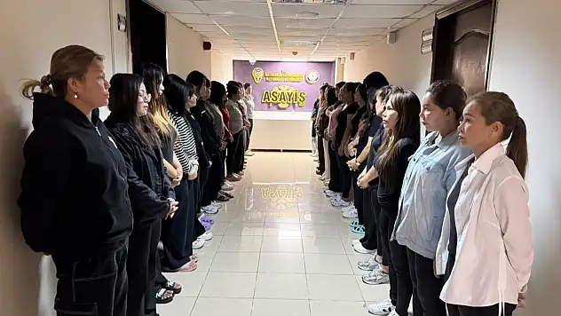 Masaj ve SPA salonlarında kaçak çalıştırılan 31 Taylandlı kadın yakalandı