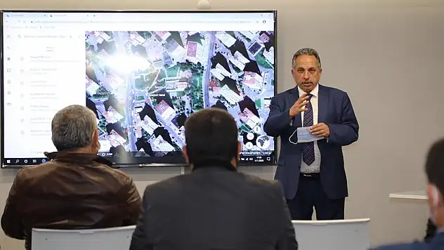 MECLİS ÜYELERİNDEN KÜTÜPHANEYE TAM NOT