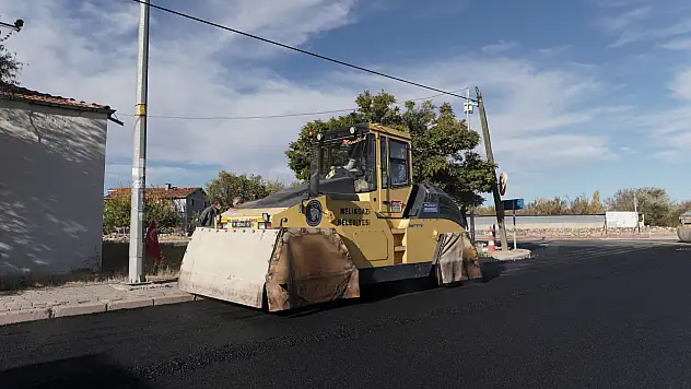 Melikgazi Belediyesi, Gesi Mimarsinan Caddesi'nde yenileme çalışması yapıyor