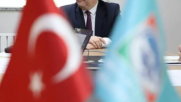 Melikgazi Belediyesi okulları onarıyor