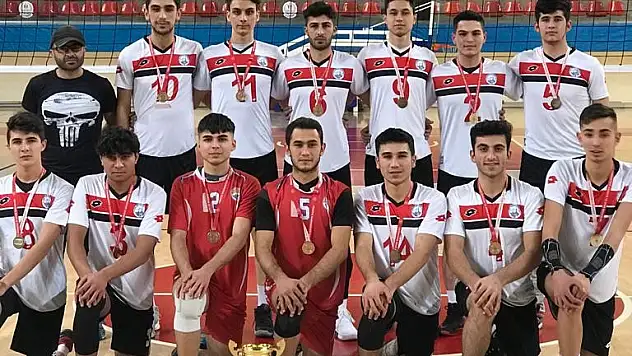 Melikgazi Belediyespor Voleybol Takımı Türkiye Grup Müsabakası Yolunda