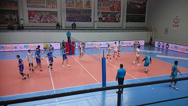 MELİKGAZİ VOLEYBOL TAKIMINDAN 3-1 GALİBİYET