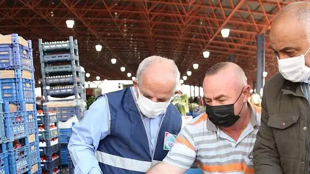 MELİKGAZİ ZABITASINDAN ÖLÇÜ VE TARTI ALETLERİ İLE KALDIRIM İŞGALİ DENETİMİ