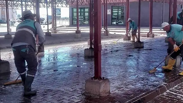MELİKGAZİ'DE KURBAN KESİM YERLERİ DEZENFEKTE EDİLDİ