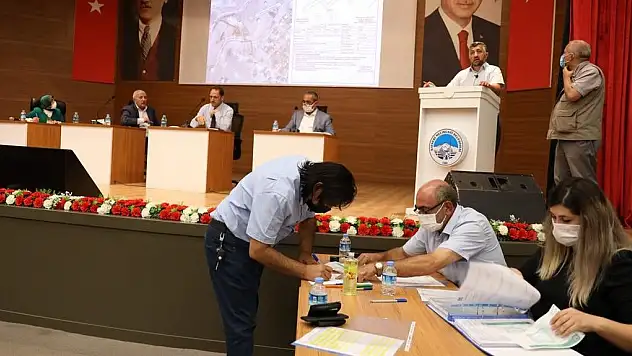 MELİKGAZİ'NİN KONUT ARSALARI İHALE İLE SATILDI