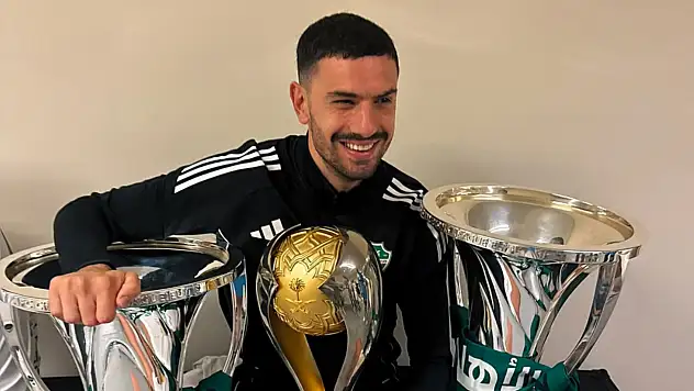 Merih Demiral'dan şampiyonluk kutlamasında dikkat çeken an