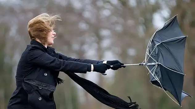 METEOROLOJİDEN KAYSERİ İÇİN KUVVETLİ RÜZGAR VE FIRTINA UYARISI