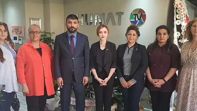 MHP' Lİ KADINLARDAN HUNAT TV'NİN 2. YAŞINDA ZİYARET