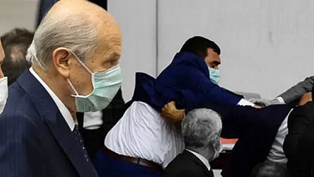 MHP LİDERİ, YUMRUK ATAN VEKİLİ ODASINA ÇAĞIRIP UYARDI