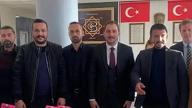 MHP MELİKGAZİ İLÇE TEŞKİLATI ENGELLİ ÇOCUKLARIN YANINDA