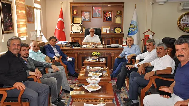 MHP'Lİ BAŞKAN DÖNMEZ' E ZİYARET