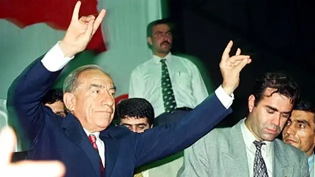 MHP'nin Alparslan Türkeş önerisi AK Partililer tarafından reddedildi