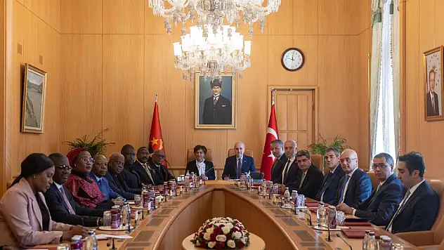 MİLLETVEKİLİ ÇOPUROĞLU, ANGOLA MECLİS BAŞKANI CERQUEIRA'YI AĞIRLADI