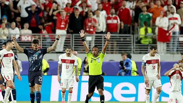 Milli futbolcular gözyaşlarını tutamadı