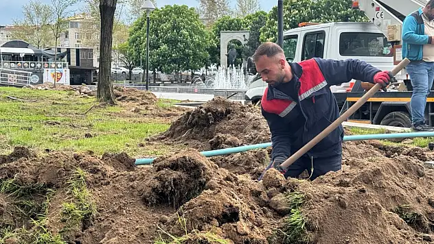 Mimarsinan Parkı'nda dev aydınlatma dönüşümü