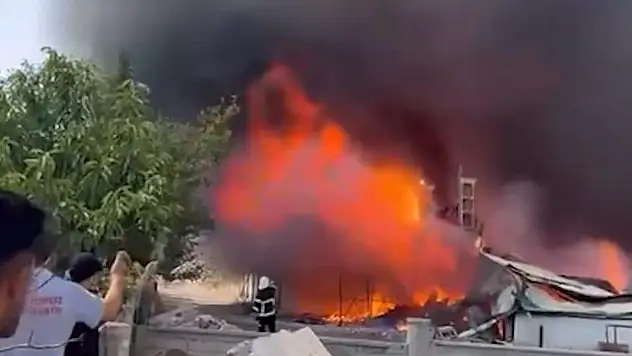 MOBİLYA FABRİKASINDA ÇIKAN YANGIN KORKUTTU