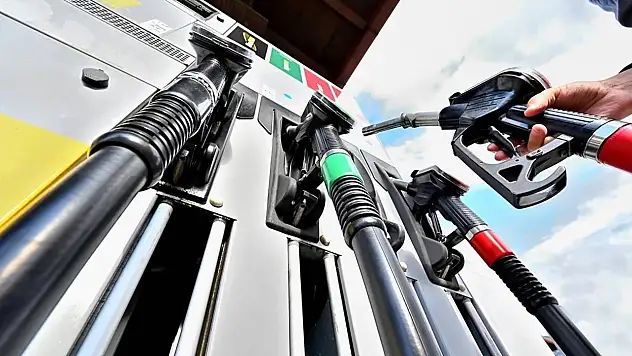 Motorinde dev indirim beklentisi: 15 TL düşüş gündemde