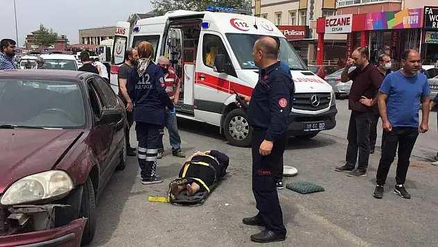 MOTOSİKLETTEN ZİNCİRLEME KAZA: 5 YARALI