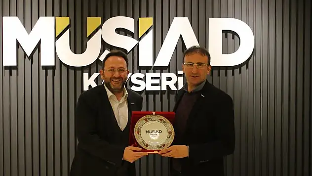 MÜSİAD KAYSERİ'DE BAYRAK DEĞİŞİMİ: YENİ BAŞKAN AKMERMER OLDU