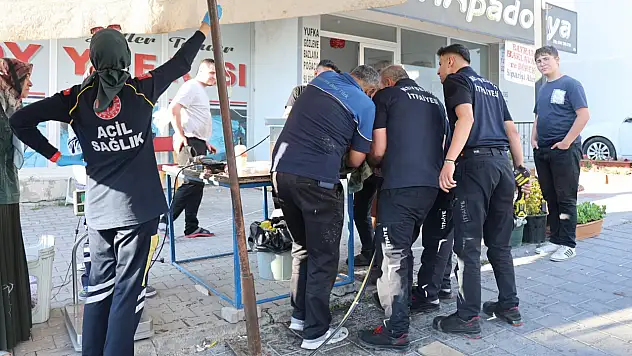 Nevşehir'de parmağı kıyma makinesine sıkışan esnafı itfaiye kurtardı