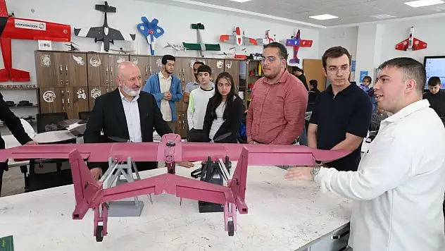 Öğrenciler Kocasinan İnovasyon Merkezi'ne hayran kaldı