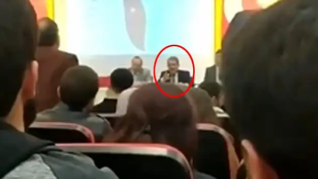 ÖĞRETİM GÖREVLİSİNİ SALONDAN KOVAN REKTÖR, SOSYAL MEDYADA TT OLDU!