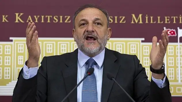 Oktay Vural, İsim Vermeden AK Partili İki İsmi Yerden Yere Vurdu