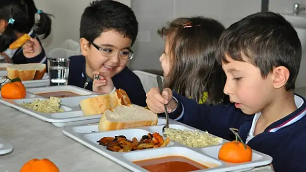 Okullarda Yeni Dönem! 5 Milyon Öğrenciye Ücretsiz Yemek Verilecek