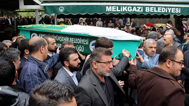 ÖMER GÜLSOY'UN ANNESİ SON YOLCULUĞUNA UĞURLANDI