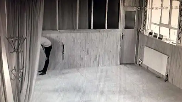 ÖNCE NAMAZ KILDI, SONRA HIRSIZLIK YAPTI!
