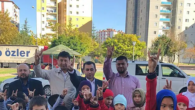 ÖNDER: 'KANAYAN YARAMIZ DOĞU TÜRKİSTAN'