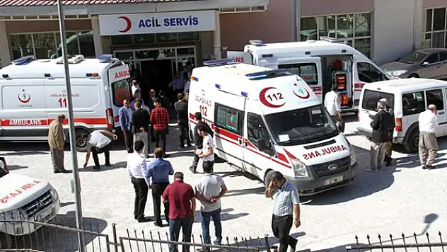 ORTAOKUL ÖĞRENCİLERİNİ TAŞIYAN SERVİSTEN ACI HABER