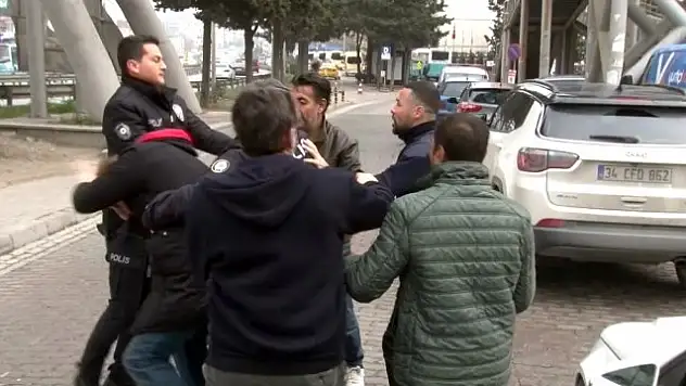 OTOBÜSTE UYUYAN KADINA TACİZ İDDİASI ORTALIĞI KARIŞTIRDI