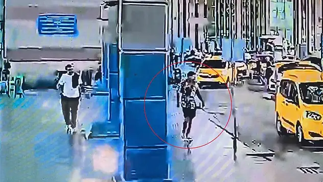 Çuvala gizlediği bıçağı alıp 2 güvenlik görevlisini yaraladı