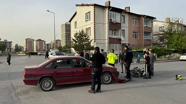 Otomobil ile motosiklet çarpıştı: 1 yaralı