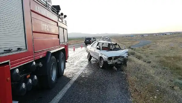 Otomobiller çarpıştı: 10 yaralı