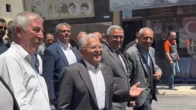 Özdemir devreye girdi, Büyükkılıç sahaya indi: Sarız'da yol sorunu çözülüyor