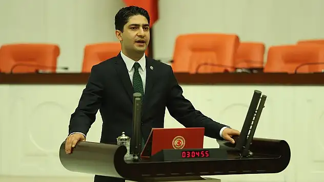 ÖZDEMiR, GAZETECiLERiN SORUNLARINI MECLiSE TAŞIDI
