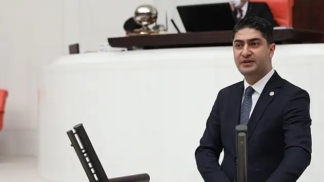 ÖZDEMİR: 'LÜBNAN'DA YAŞANAN HER GELİŞME BEKAMIZI ETKİLEMEKTEDİR'