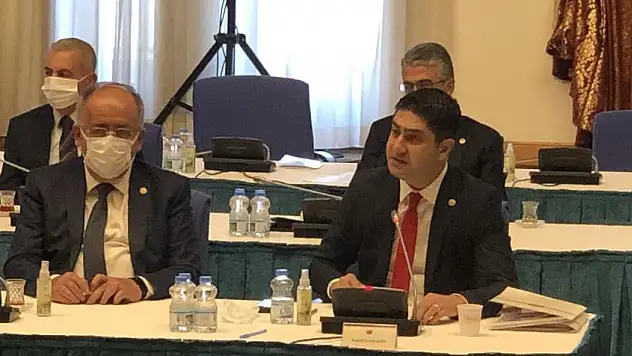 ÖZDEMİR: 'MHP'NİN KONUMLANDIĞI YER TÜRKİYE'NİN YANIDIR'