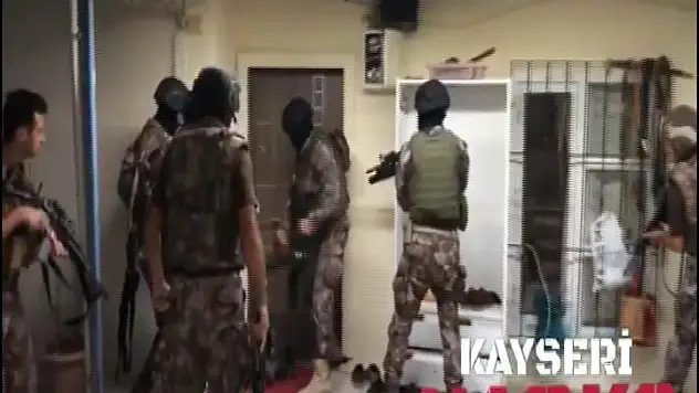 Özel Harekat destekli uyuşturucu operasyonu: 17 şahıs yakalandı