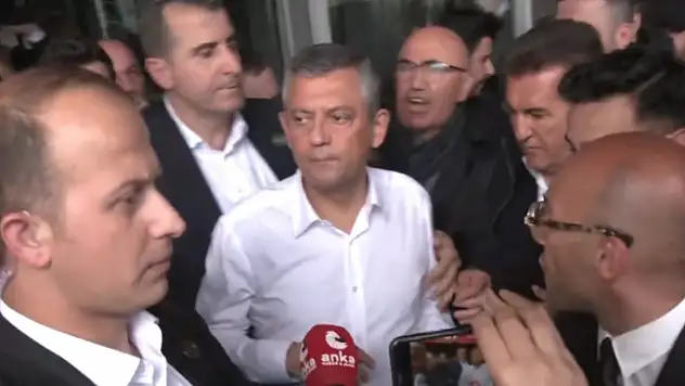 Özgür Özel CHP Genel Merkezi'nden ayrıldı: Baba ocağına geri döneceğim